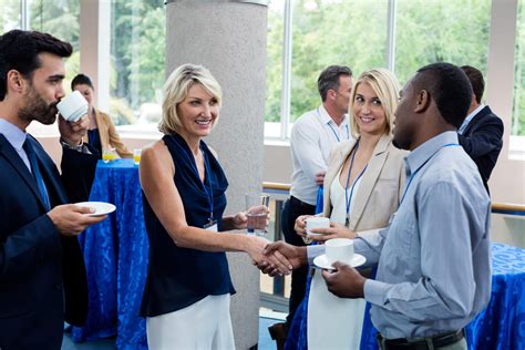 Tips for attending a networking event & wowing the room!